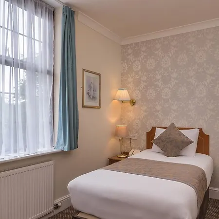 Bridge House Hotel